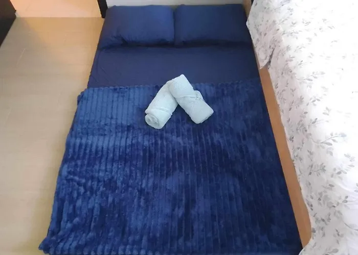 Tropical 1br Uptown Parksuites Bgc With Netflix 200mbps Apartamento Manila