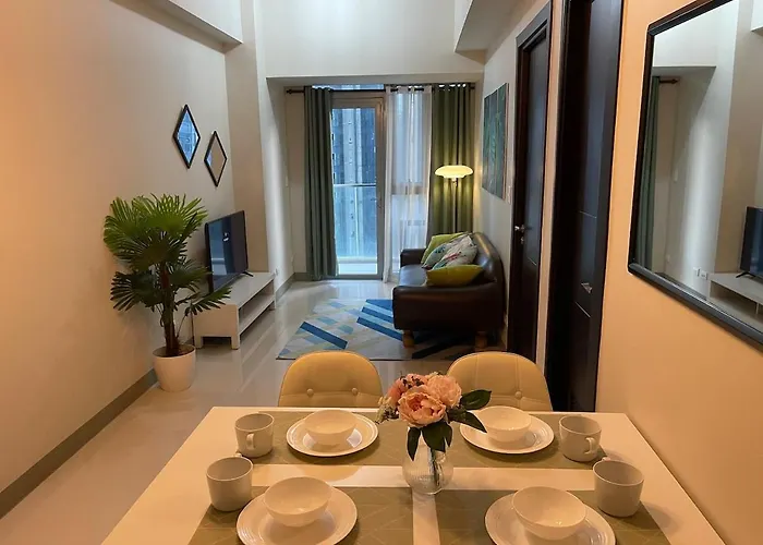 Tropical 1br Uptown Parksuites Bgc With Netflix 200mbps * Manila