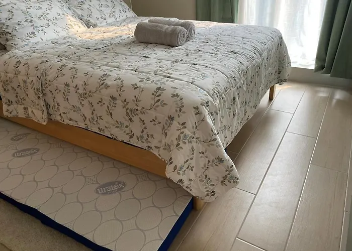 Tropical 1br Uptown Parksuites Bgc With Netflix 200mbps Apartamento Manila