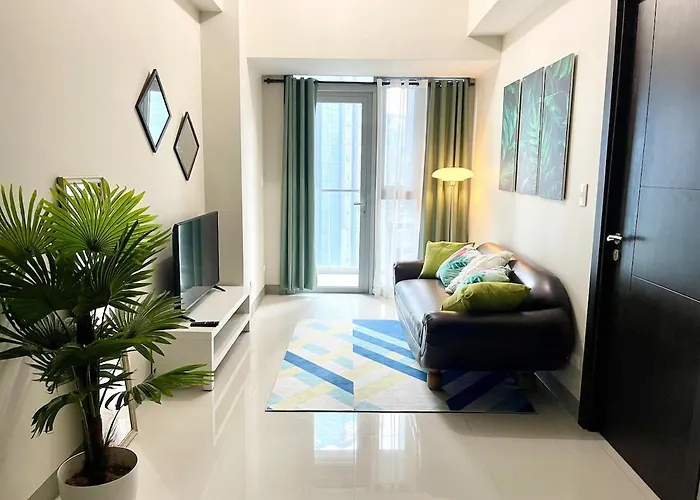 Tropical 1br Uptown Parksuites Bgc With Netflix 200mbps Apartamento Manila