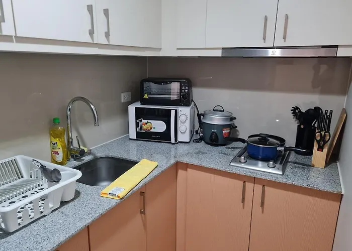 Apartamento Tropical 1br Uptown Parksuites Bgc With Netflix 200mbps Manila