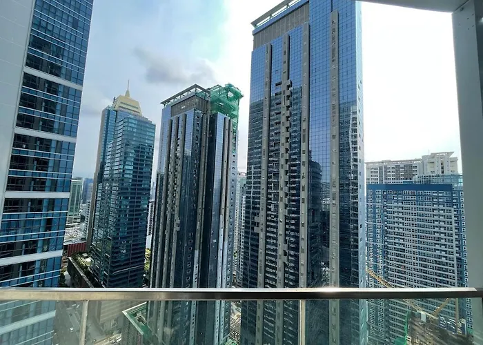 Tropical 1br Uptown Parksuites Bgc With Netflix 200mbps * Manila